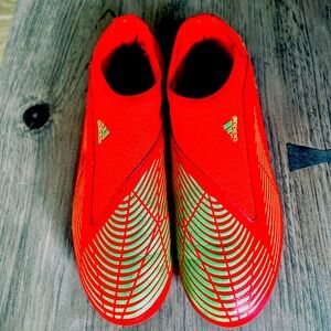 Adidas boys, soccer shoe size 3 orange great condition